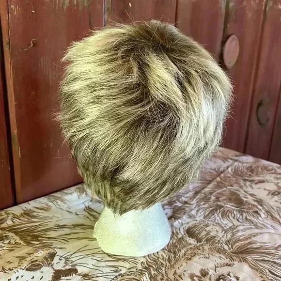 Vintage Wig Shaggy Short Choppy Layered Frosted Brown Blonde Unisex Costume 70s - Picture 3 of 6
